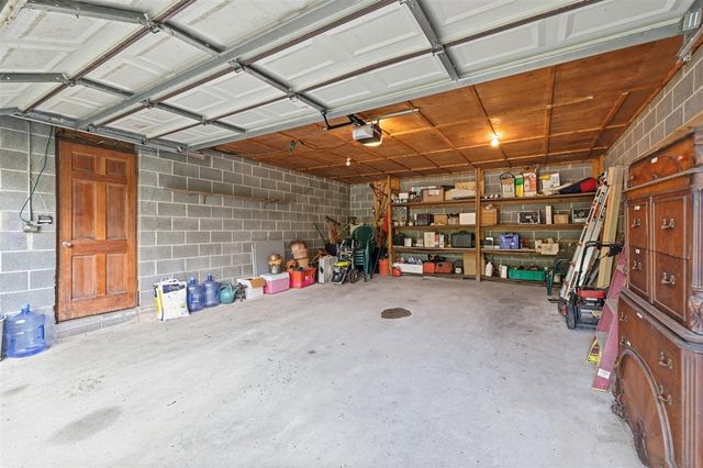 11881 Westshore Drive, Pinckney, MI 48169