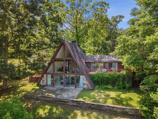 11881 Westshore Drive, Pinckney, MI 48169