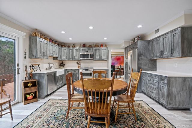 38 Maple Court, Jericho, NY 11753
