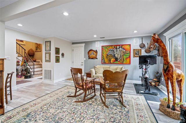 38 Maple Court, Jericho, NY 11753