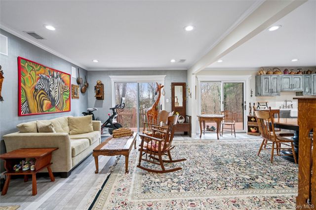 38 Maple Court, Jericho, NY 11753