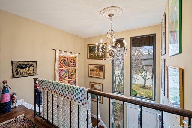 38 Maple Court, Jericho, NY 11753