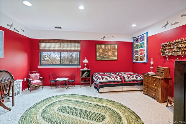 38 Maple Court, Jericho, NY 11753