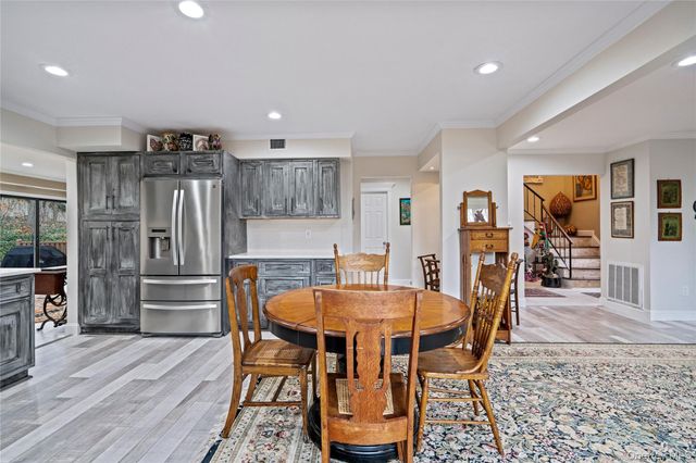 38 Maple Court, Jericho, NY 11753