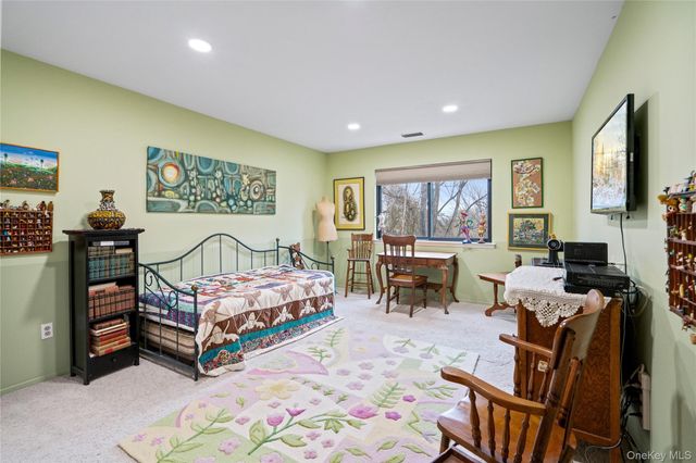 38 Maple Court, Jericho, NY 11753