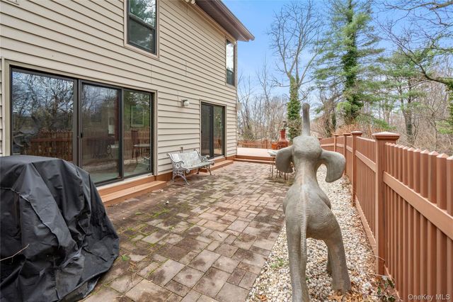 38 Maple Court, Jericho, NY 11753