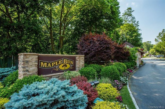 38 Maple Court, Jericho, NY 11753