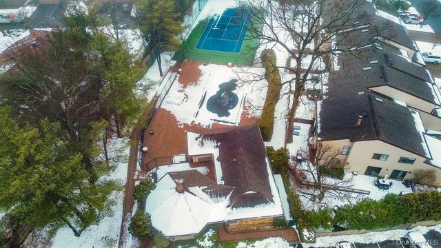 38 Maple Court, Jericho, NY 11753