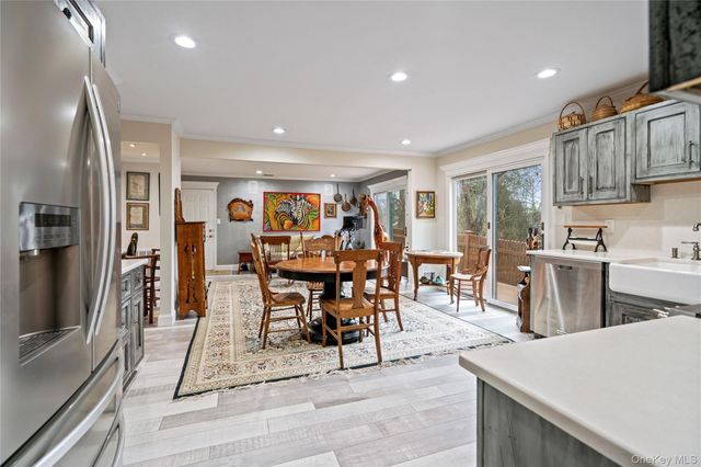 38 Maple Court, Jericho, NY 11753
