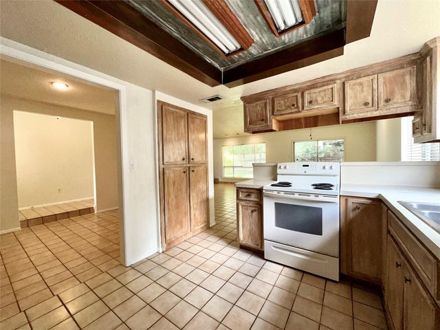 8511 Little River Road, Houston, TX 77064