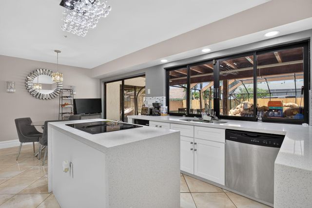 7355 NW 83RD Avenue, Tamarac, FL 33321