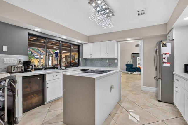 7355 NW 83RD Avenue, Tamarac, FL 33321