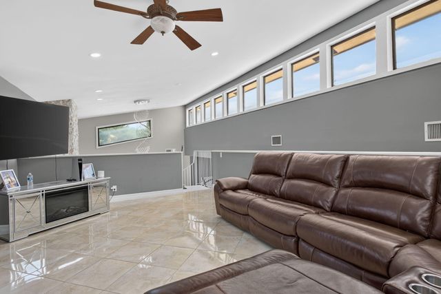 7355 NW 83RD Avenue, Tamarac, FL 33321