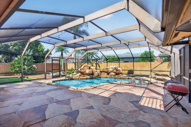 7355 NW 83RD Avenue, Tamarac, FL 33321