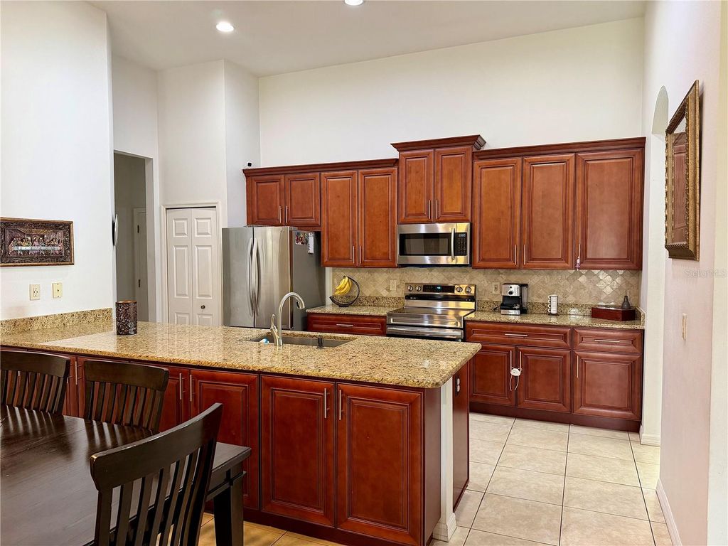 Image 13 of property listing at 8494 LAKE WAVERLY LANE, Orlando, FL 32829