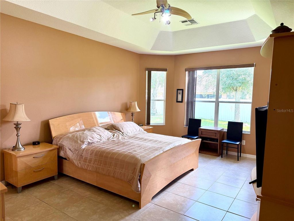 Image 19 of property listing at 8494 LAKE WAVERLY LANE, Orlando, FL 32829
