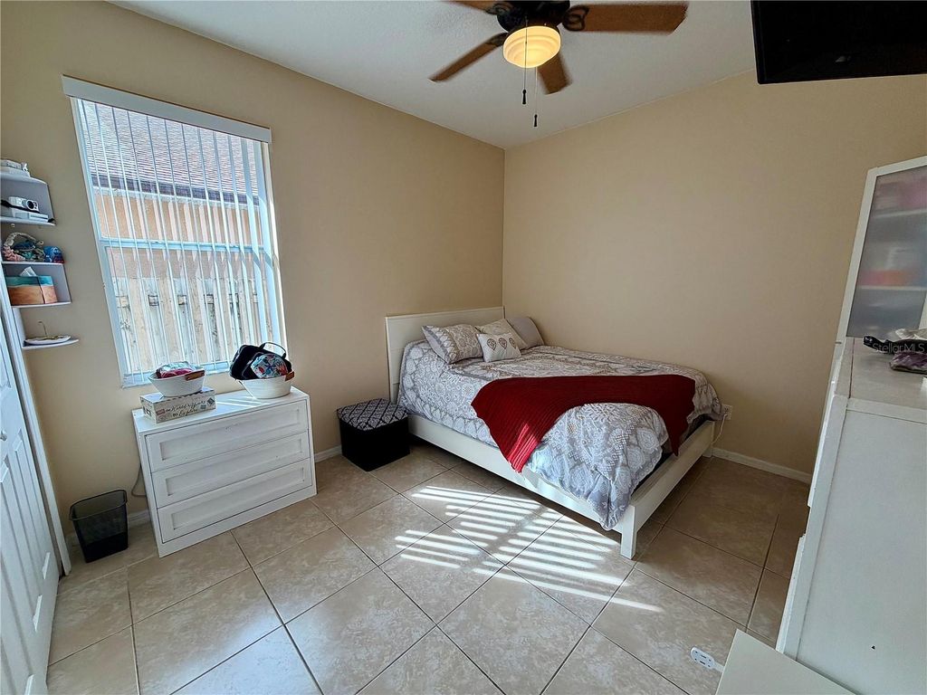 Image 31 of property listing at 8494 LAKE WAVERLY LANE, Orlando, FL 32829