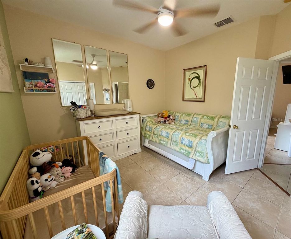 Image 32 of property listing at 8494 LAKE WAVERLY LANE, Orlando, FL 32829