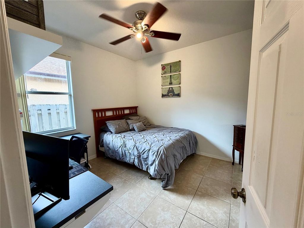 Image 34 of property listing at 8494 LAKE WAVERLY LANE, Orlando, FL 32829