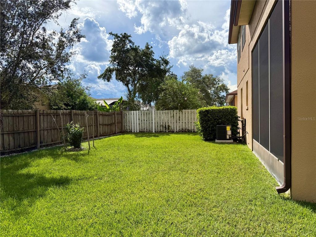 Image 38 of property listing at 8494 LAKE WAVERLY LANE, Orlando, FL 32829