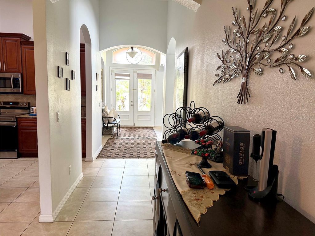 Image 5 of property listing at 8494 LAKE WAVERLY LANE, Orlando, FL 32829