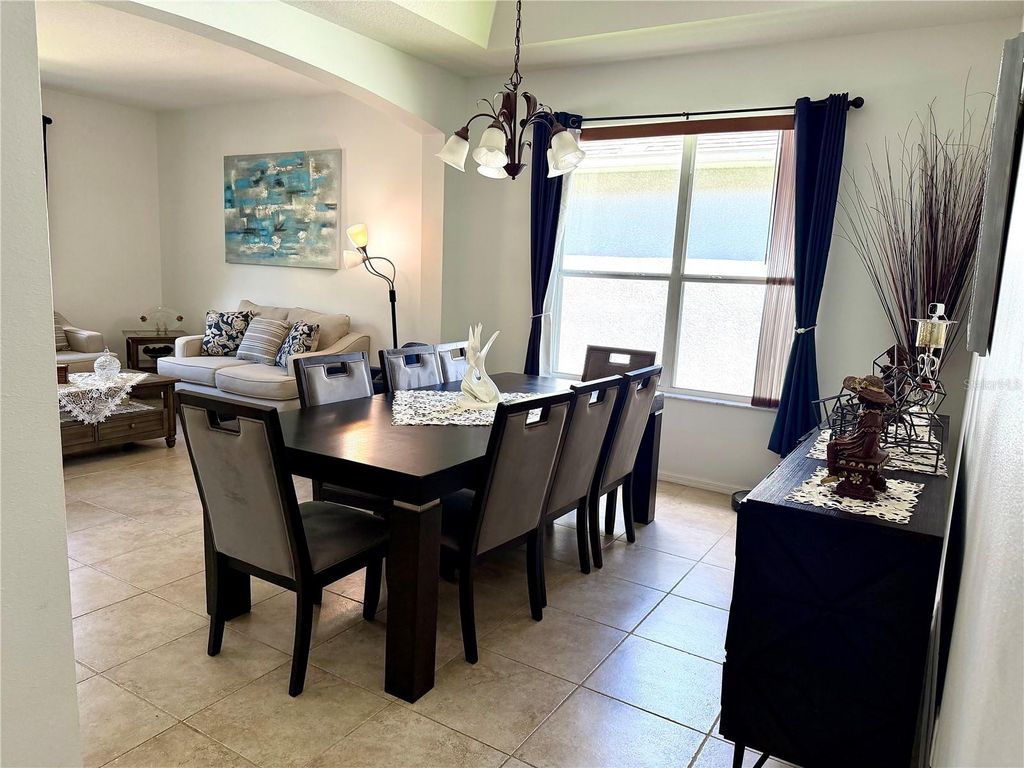 Image 9 of property listing at 8494 LAKE WAVERLY LANE, Orlando, FL 32829
