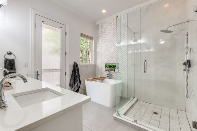 5709 Lewis Street, Dallas, TX 75206