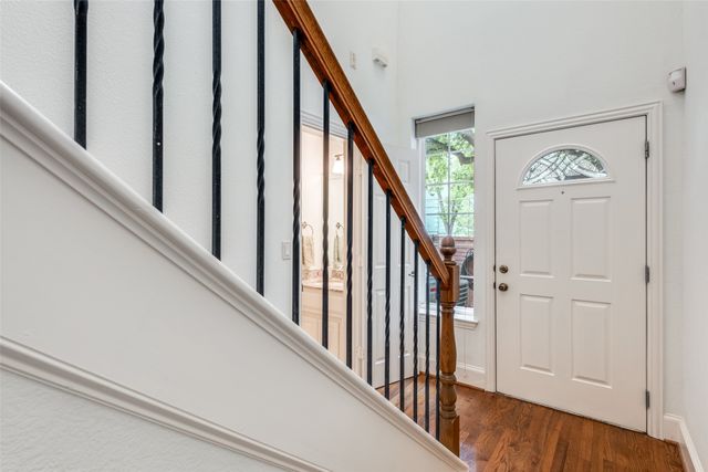 5709 Lewis Street, Dallas, TX 75206