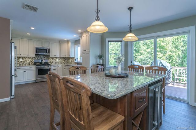 19 Aimee Court, Warwick, NY 10990