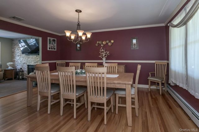 19 Aimee Court, Warwick, NY 10990