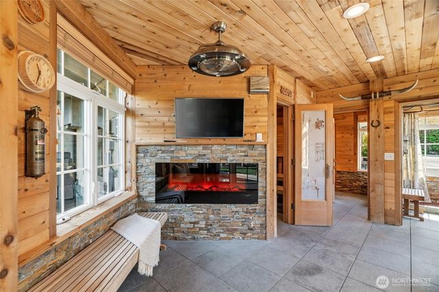 7316 164th Street SW, Edmonds, WA 98026