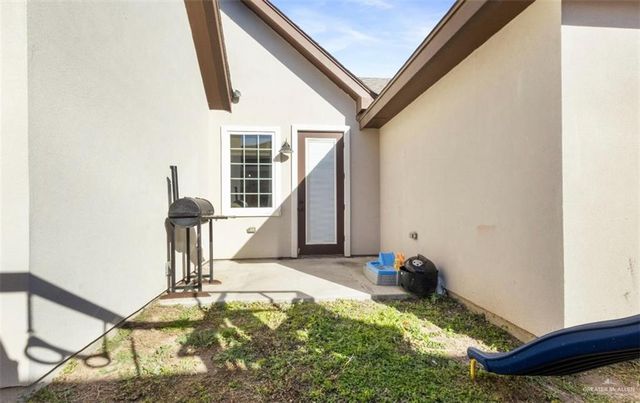 1604 E Mayhem Drive, Edinburg, TX 78542