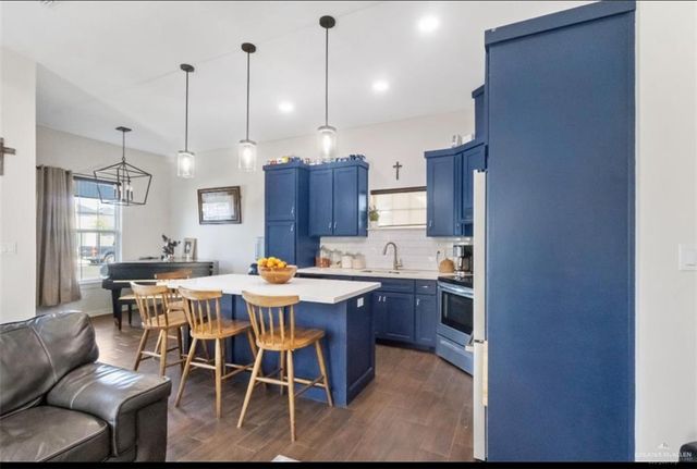 1604 E Mayhem Drive, Edinburg, TX 78542