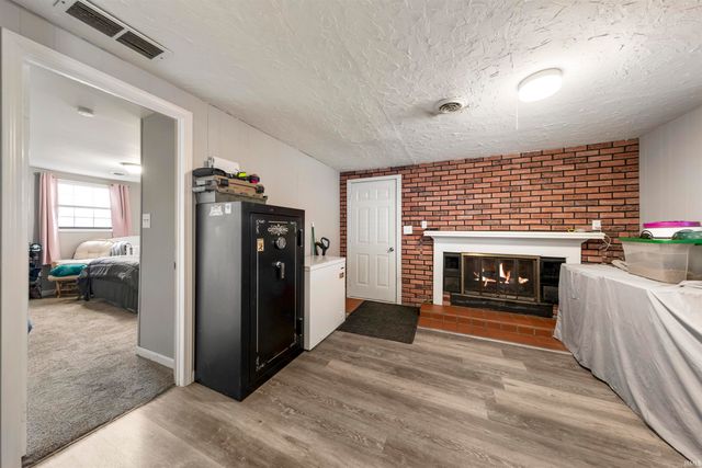 1250 Maple Court, Evansville, IN 47714