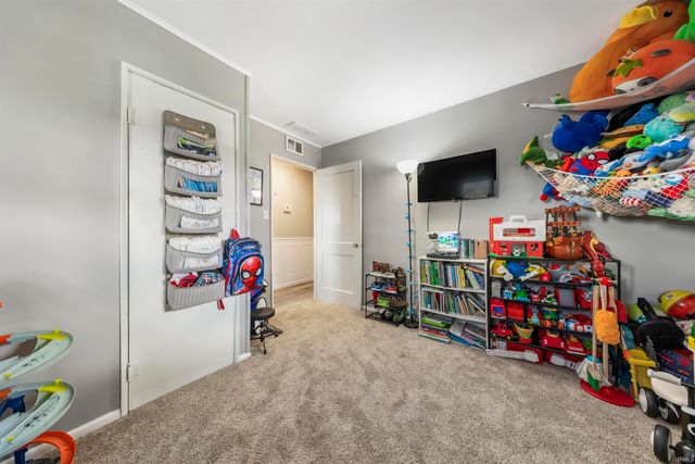 1250 Maple Court, Evansville, IN 47714
