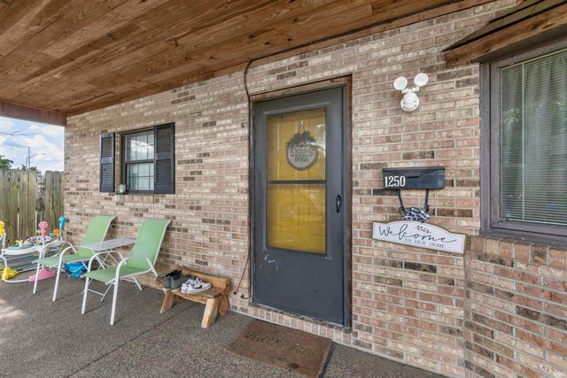 1250 Maple Court, Evansville, IN 47714