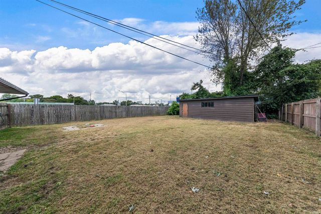 1250 Maple Court, Evansville, IN 47714