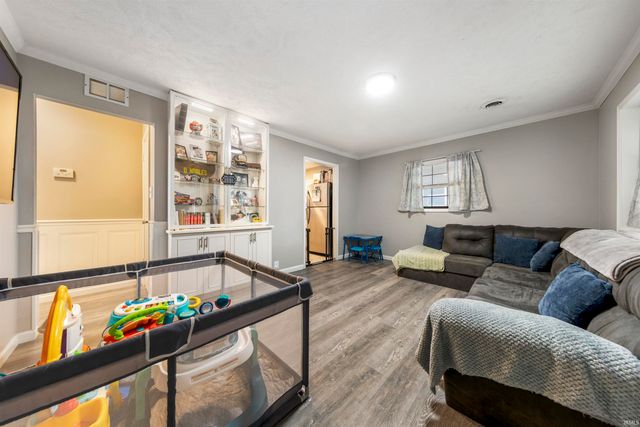 1250 Maple Court, Evansville, IN 47714
