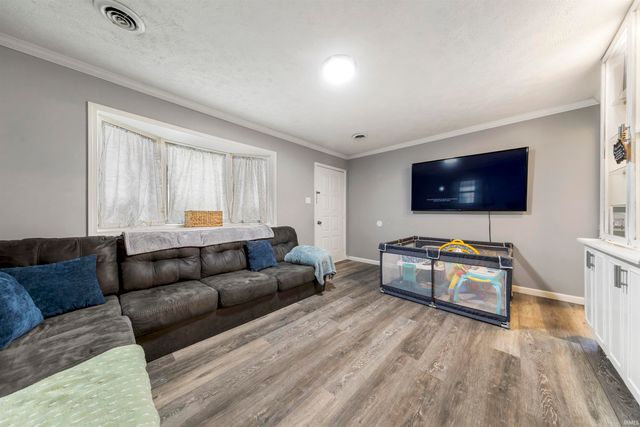 1250 Maple Court, Evansville, IN 47714