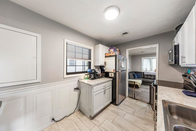 1250 Maple Court, Evansville, IN 47714