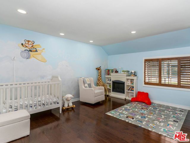 15405 Valley Vista Boulevard, Sherman Oaks, CA 91403