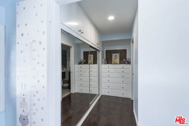 15405 Valley Vista Boulevard, Sherman Oaks, CA 91403