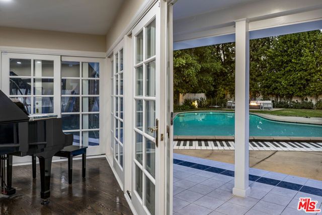 15405 Valley Vista Boulevard, Sherman Oaks, CA 91403