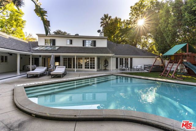 15405 Valley Vista Boulevard, Sherman Oaks, CA 91403