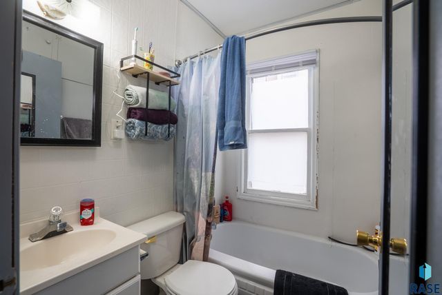 2203 S Euclid Ave Avenue, Sioux Falls, SD 57105