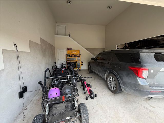 8709 Moccasin PATH, Austin, TX 78736