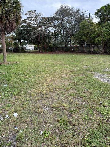 752 Opa Locka Blvd, Miami, FL 33168