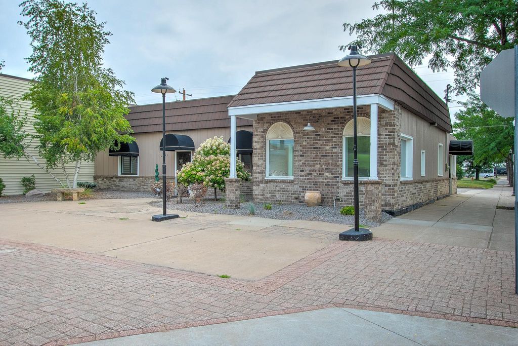 244 Main Street S, Cambridge, MN 55008 — exterior