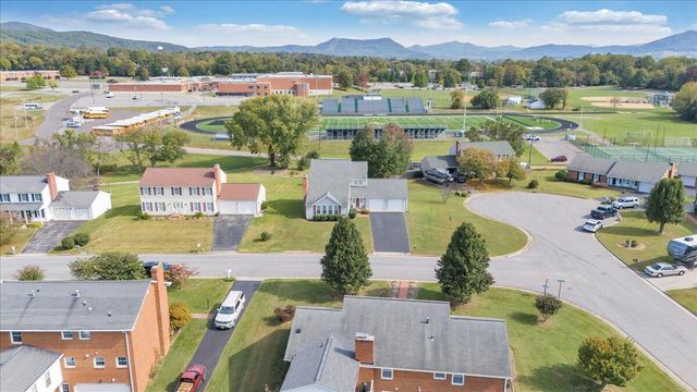 5111 Norseman DR, Roanoke, VA 24019