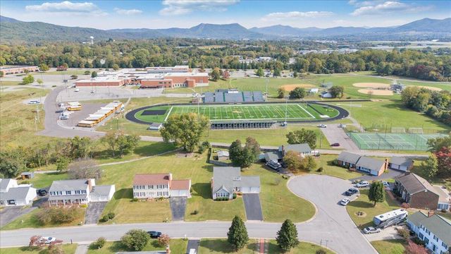 5111 Norseman DR, Roanoke, VA 24019
